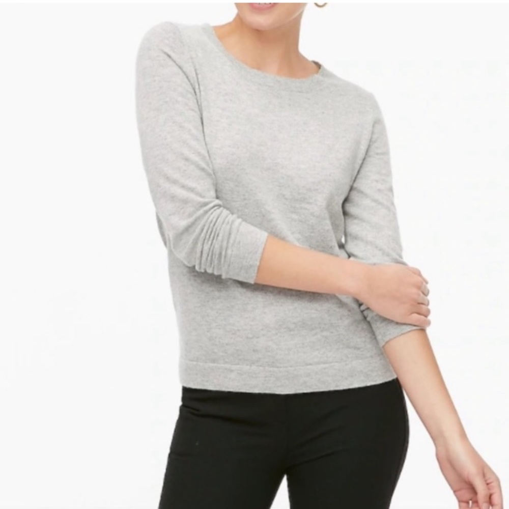 GUC Jcrew Factory Teddie sweater in heather gray, XS, soft and classic!👚